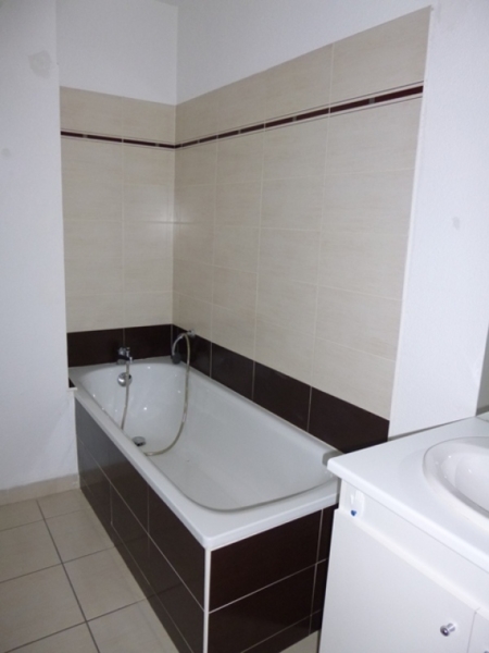 BARTHE_1_SDB_CENTRE_NIMES_IGS_CAPRIM_MONTPELLIER