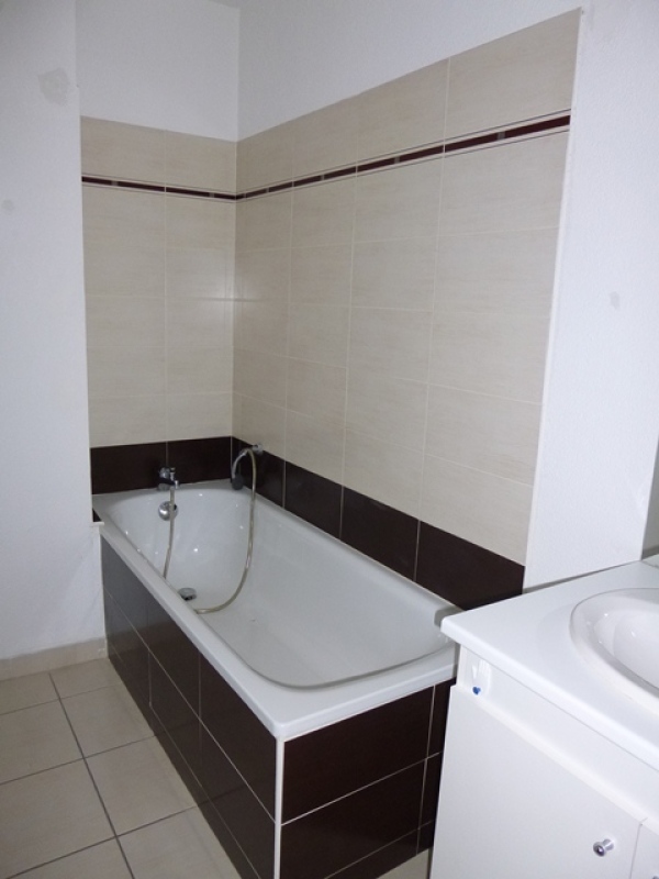 BARTHE_1_SDB_CENTRE_NIMES_IGS_CAPRIM_MONTPELLIER