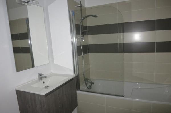 IGS_CAPRIM_MONTPELLIER_MARTELLE_LES_TERRASSES_DE_SAINT_LOUP_D006_Sdb