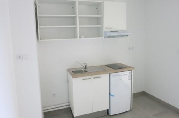 UN_JARDIN_CONFIDENTIEL_A007_KITCHENETTE_IGS_CAPRIM_MONTPELLIER_GARE