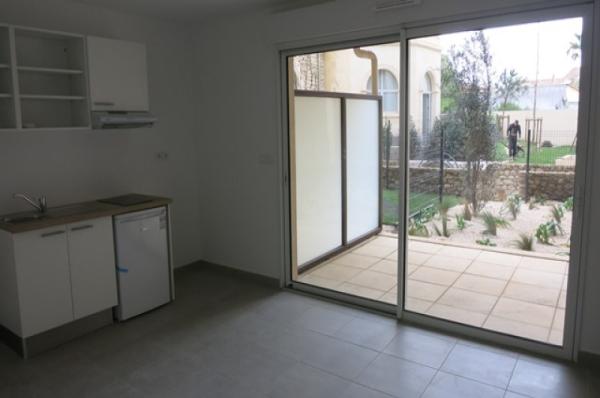 UN_JARDIN_CONFIDENTIEL_A007_PIECE_PRINCIPALE_IGS_CAPRIM_MONTPELLIER_GARE