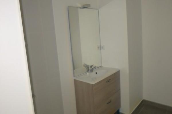 UN_JARDIN_CONFIDENTIEL_A007_SALLE_D_EAU1_IGS_CAPRIM_MONTPELLIER_GARE