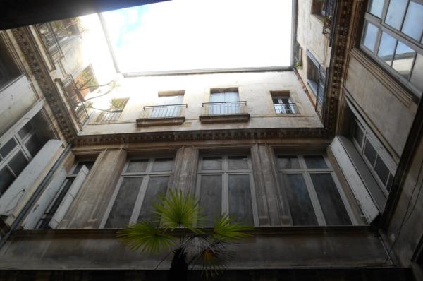 TRESORIERS_DE_LA_BOURSE_9_ECUSSON_CENTRE_VILLE_MONTPELLIER.Cour