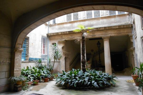 TRESORIERS_DE_LA_BOURSE_ECUSSON_CENTRE_VILLE_IGS_CAPRIM_MONTPELLIER.Cour