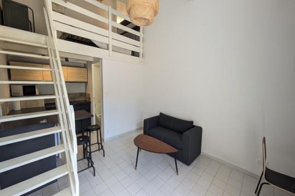 2.2.SALON