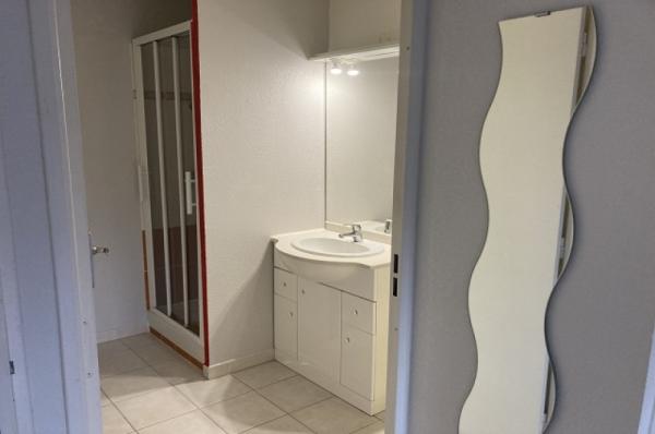 CAMPUS_DU_PARC_301_T2_DOUCHE_MONTPELLIER_EUROMEDECINE_IGS_CAPRIM.w
