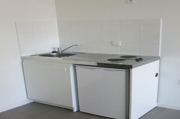 HAPPY_B204_KITCHENETTE_SAINT_JEAN_DE_VEDAS_ROQUE_FRAISSE_IGS_CAPRIM