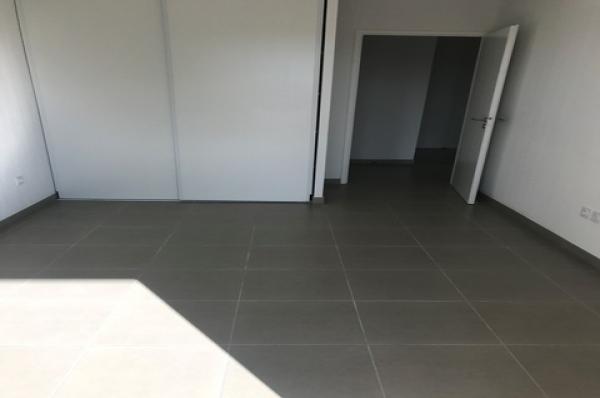 Hauts_d_Estavelles_A17_Chambre1.w