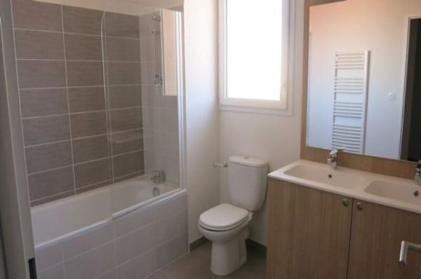 LES_CISTES_VILLA_10_SDB_NIMES_IGS_CAPRIM